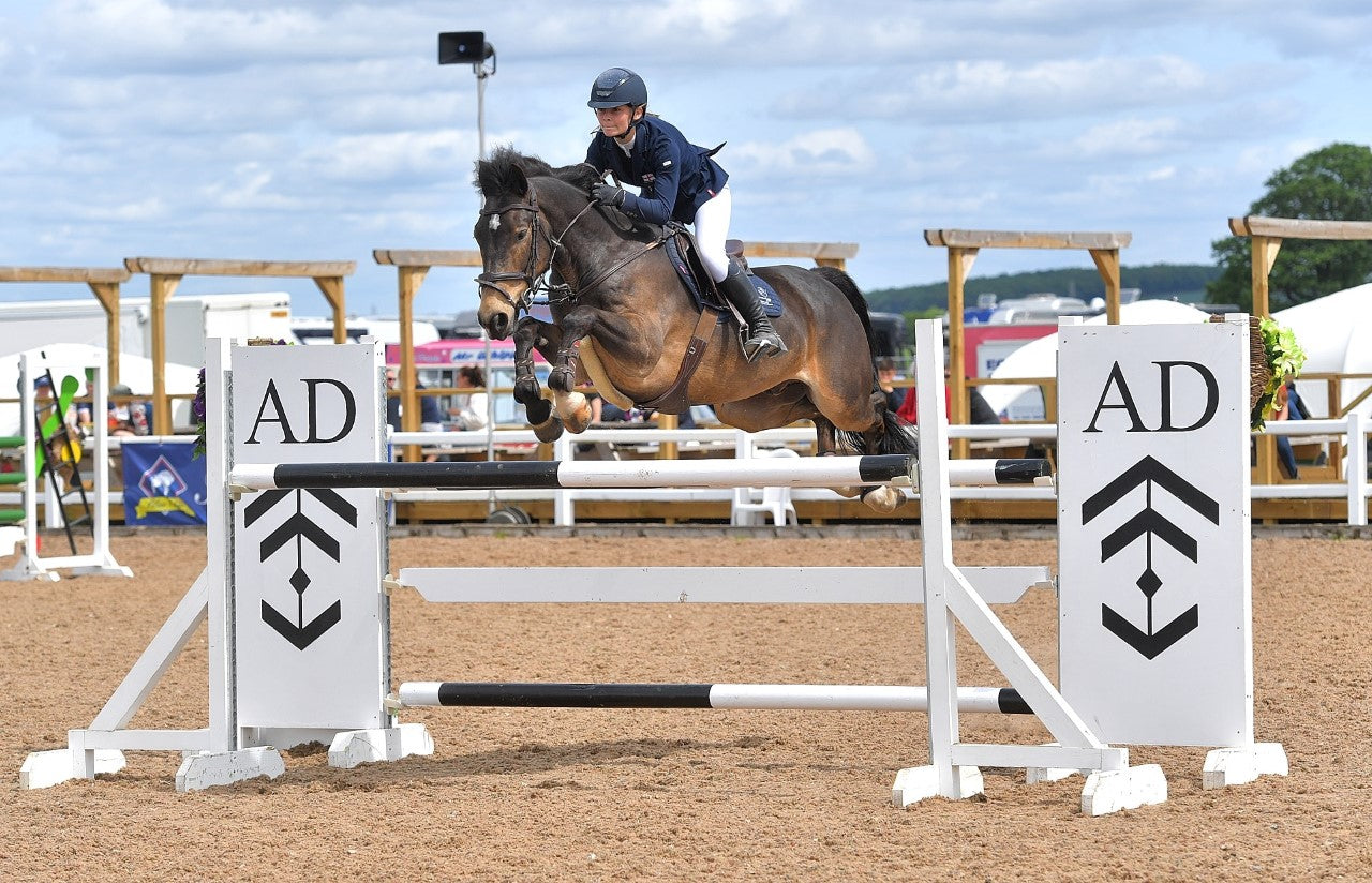 Blue_Chip_Pony_Newcomers_Showjumping_Arena_UK_2022_Harriet_Hodge