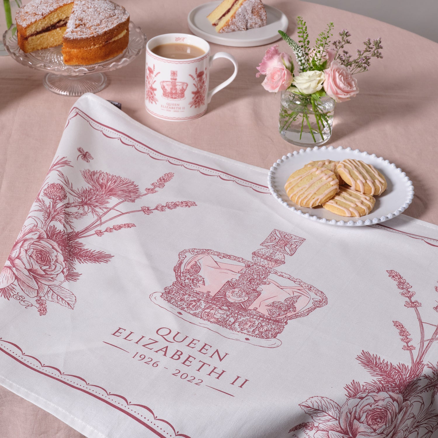 Image of Queen Elizabeth II Commemorative Mug and Tea Towel Set