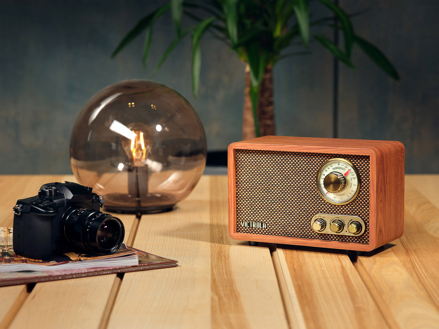 liefdadigheid Uitbarsten meester Vintage Radios with Bluetooth | Victrola