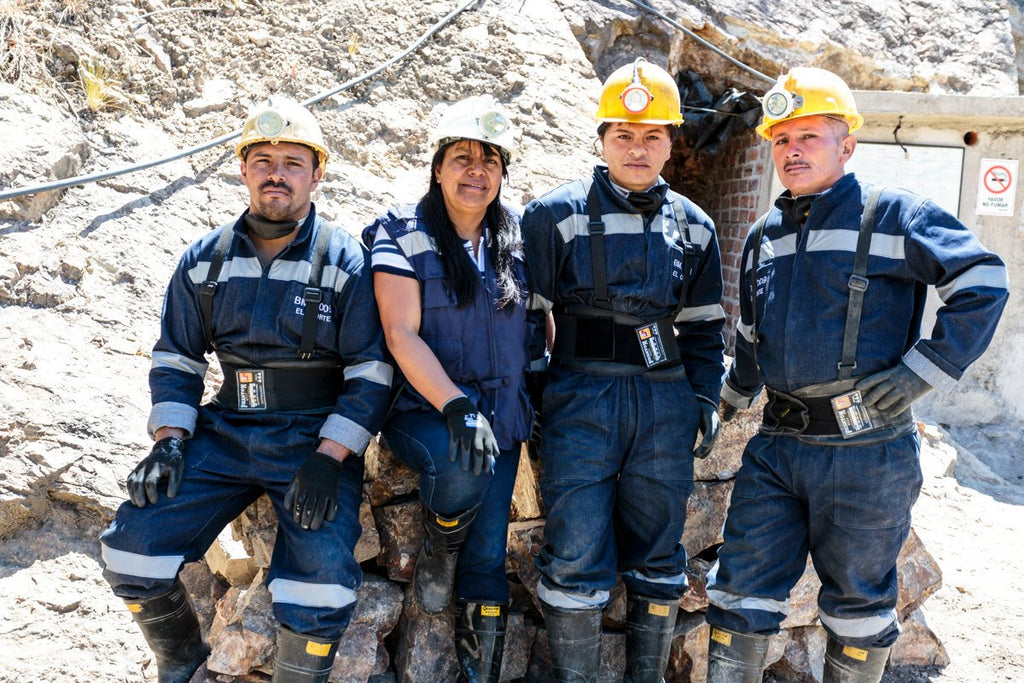 DORIS CUATIN WITH MINERS AT LA LLANADA / COLOMBIA (C) MANUELA FRANCO