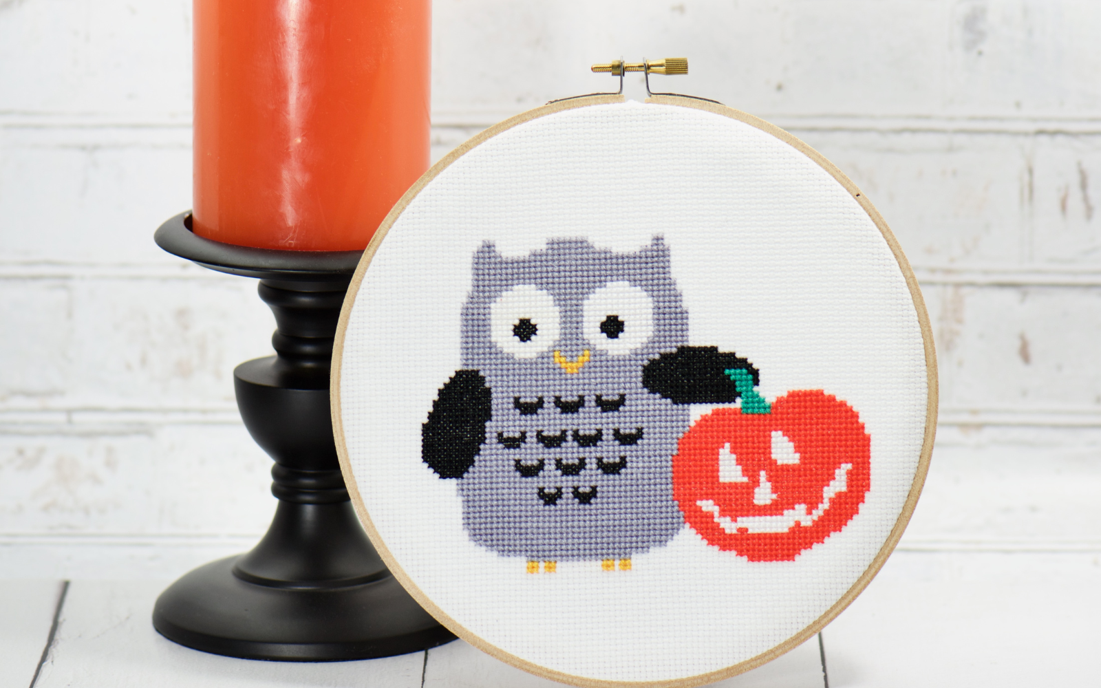 halloween owl holding pumpkin cute cross stitch pattern for beginner