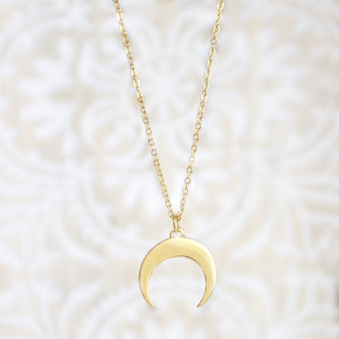 ZUDO Crescent Moon Fallen Necklace