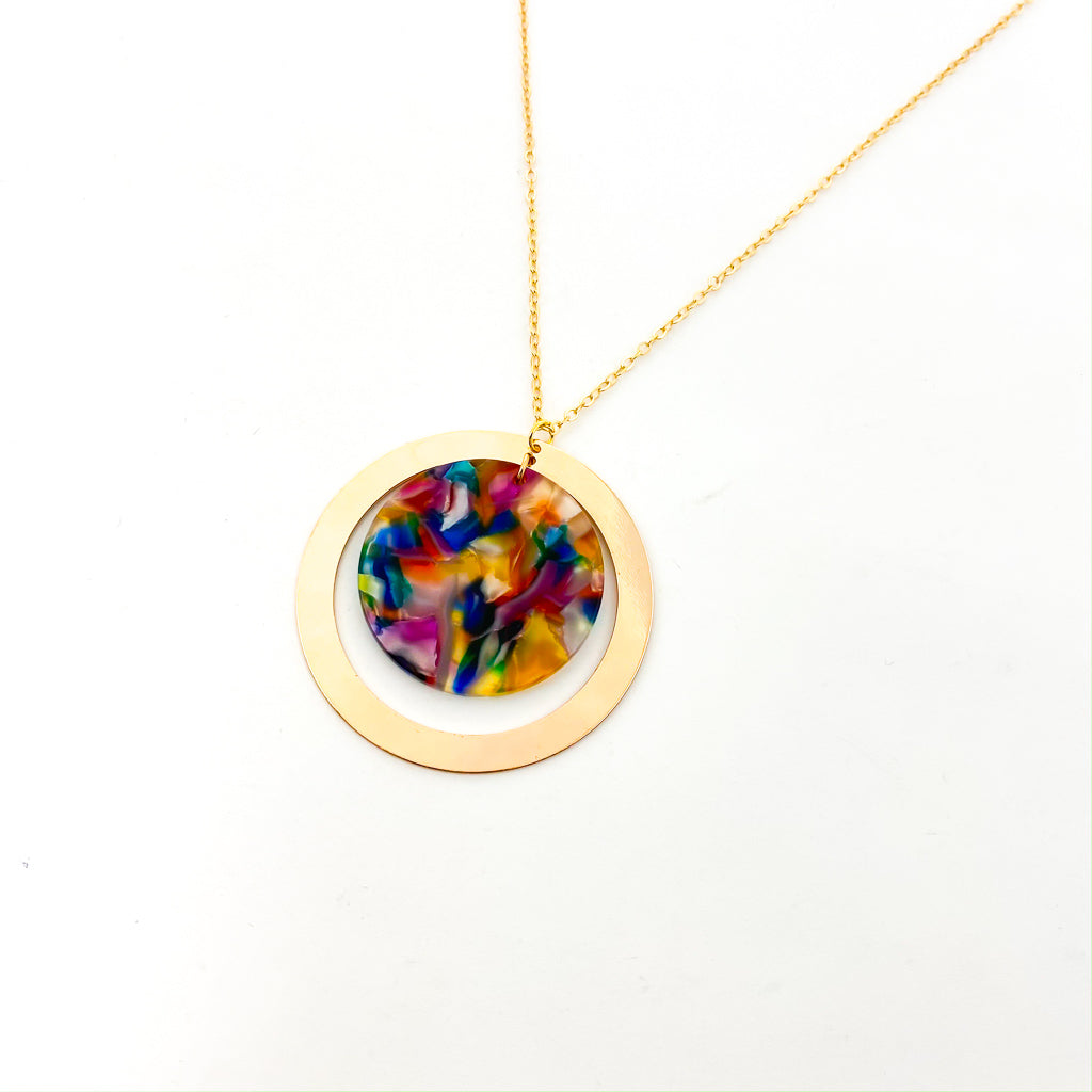 DOUBLE CIRCLE RESIN & METAL NECKLACE | GOLD | ASSORTED COLORS