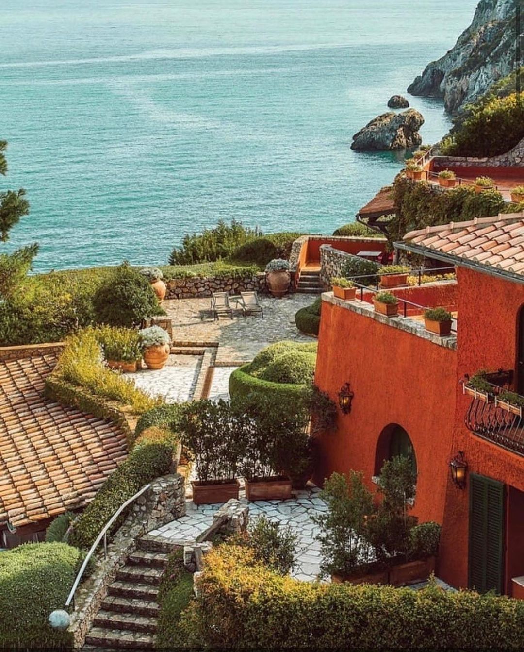 The legendary Hotel Il Pellicano nestled along the rugged Tuscan coastline