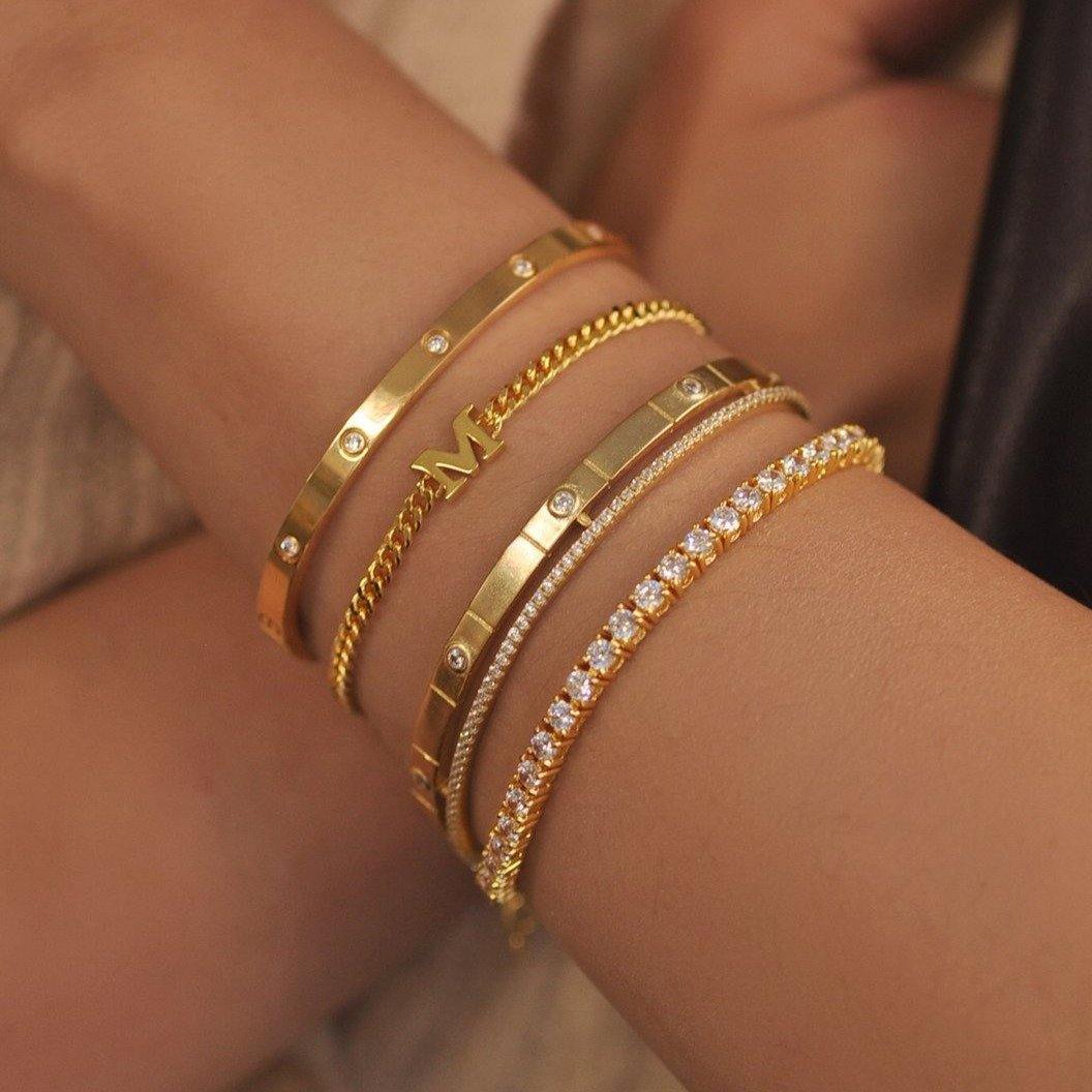 Beautiful Golden Bracelet With Diamonds Stock Photo - Download Image Now -  Bracelet, Tennis, Bangle - iStock