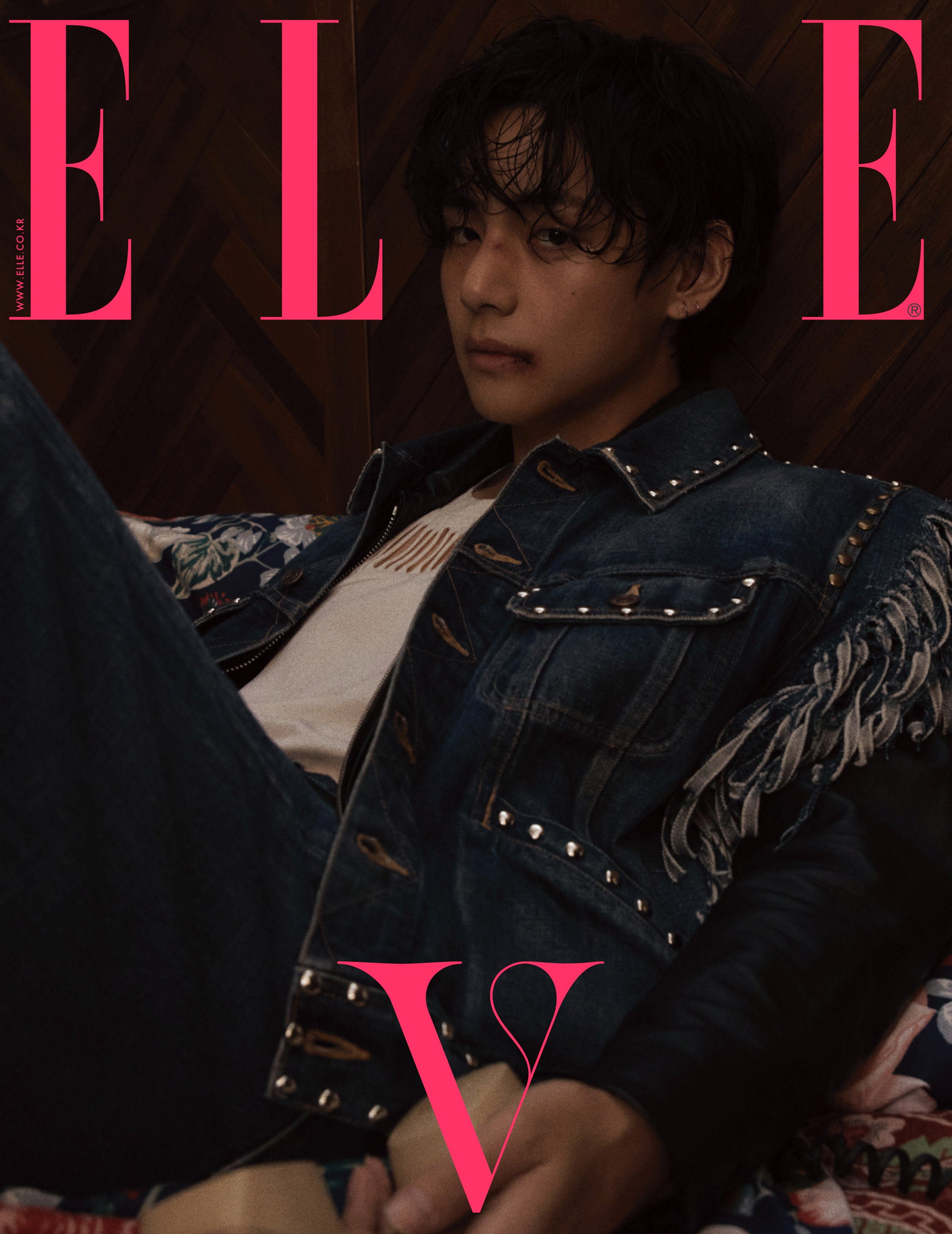 ELLE 'APRIL 2023 - V (BTS)' A COVER DETAIL