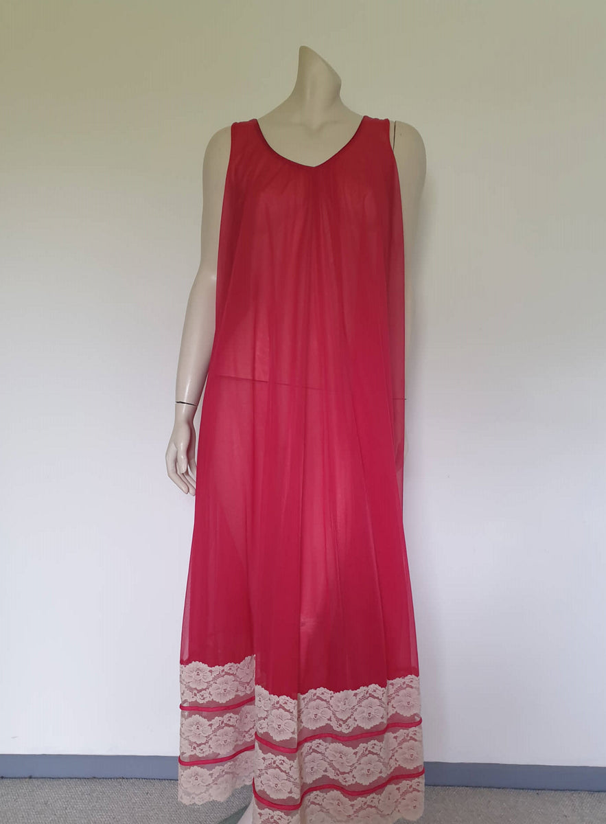 Crimson Negligee Nightgown by Intime - M – Louisa Amelia Jane Vintage