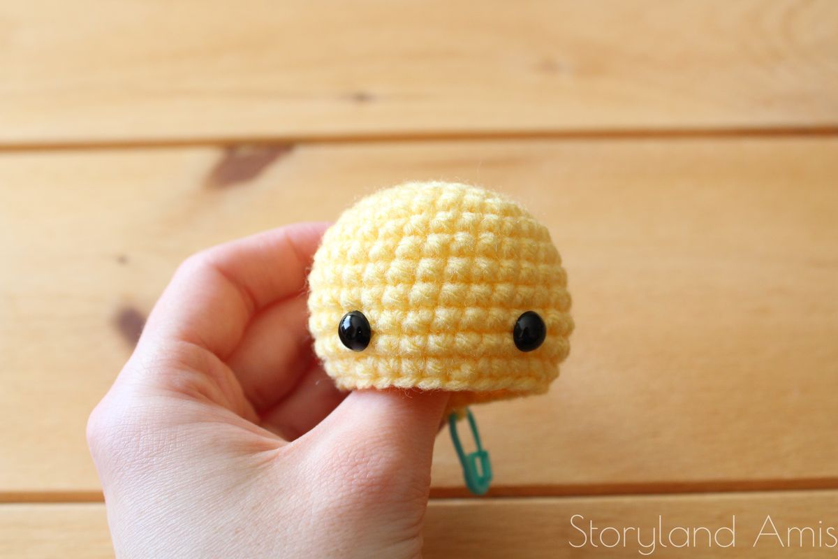 Free Amigurumi Bumble Bee Pattern-Storyland Amis