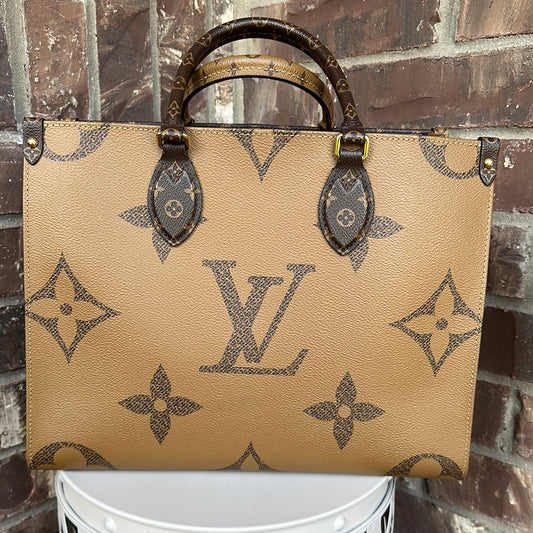 Louis Vuitton ONTHEGO GM Escale Blue Giant Monogram Tote – Debsluxurycloset