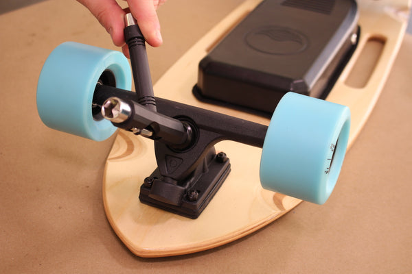 How to Tighten or Loosen Your Kingpin : RideRiptide Electric Skateboards