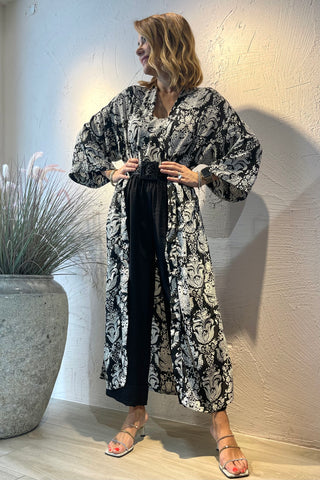 Kimono B&w
