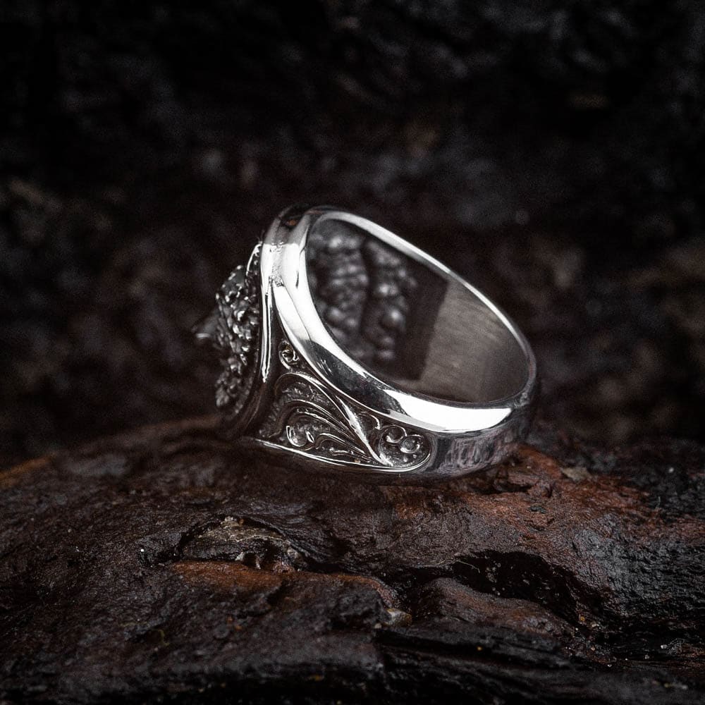 Wolf Silver Signet Ring