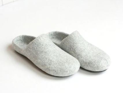 bridesmaid gift ideas slippers