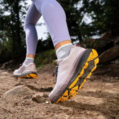 Feetures women's Trail Max Cushion quarter hiking socks