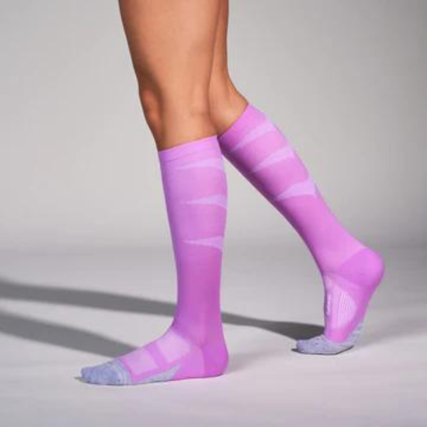 Feetures women's Graduated Compression Light Cushion Knee High hiking socks