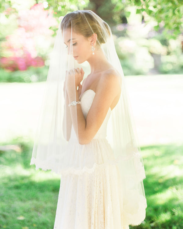 Atelier Elise Lily Single Layer Fingertip Veil Ivory