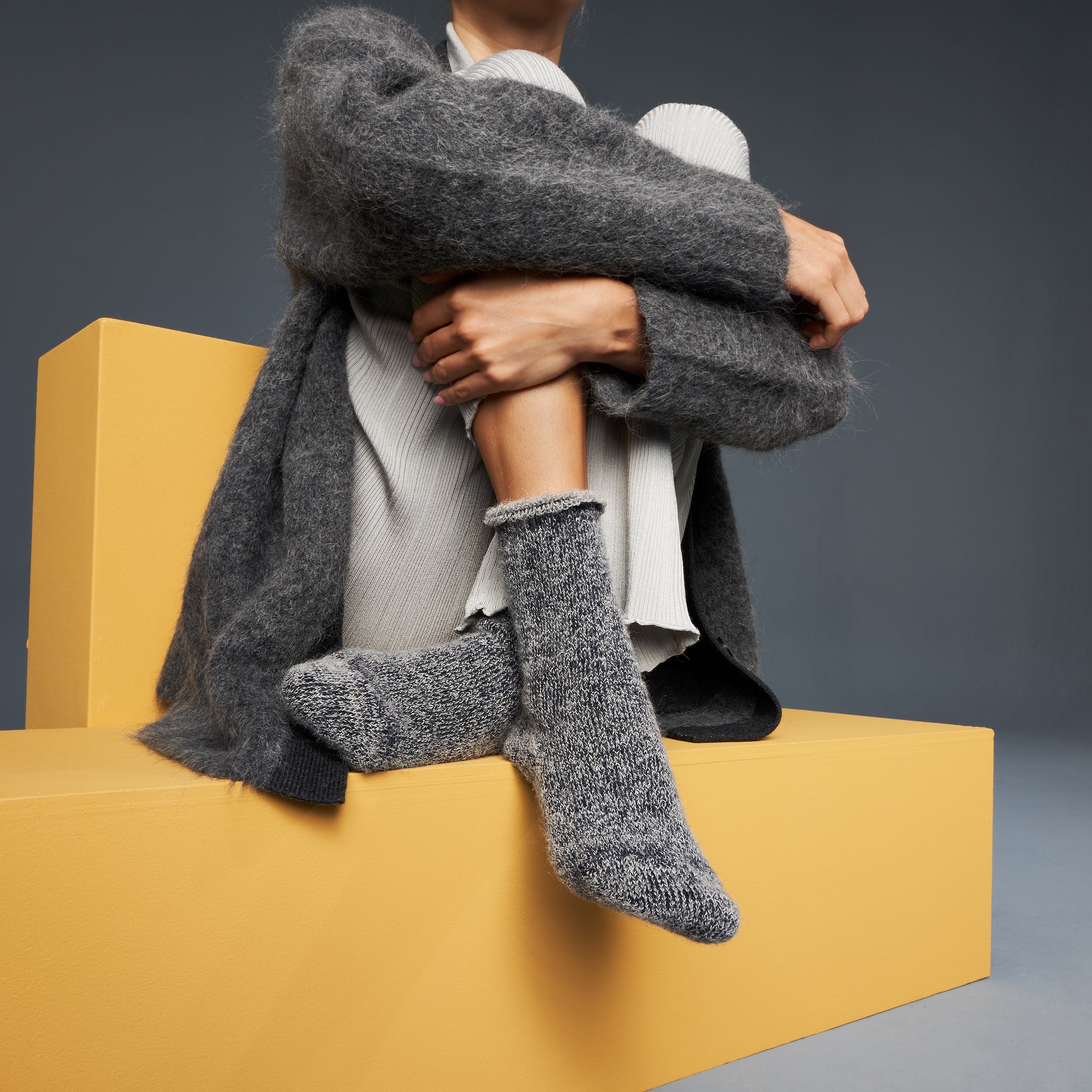 TABIO Women's Extremely Warm Alpaca-Merino Lounge Socks