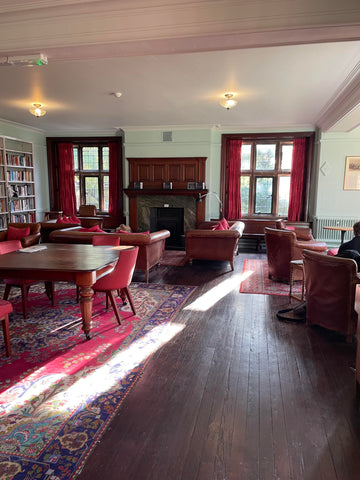 Gladstone's lounge, Gladstone's library