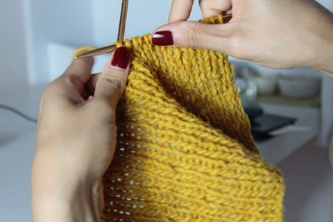 Easy gifts to make at home: knitting