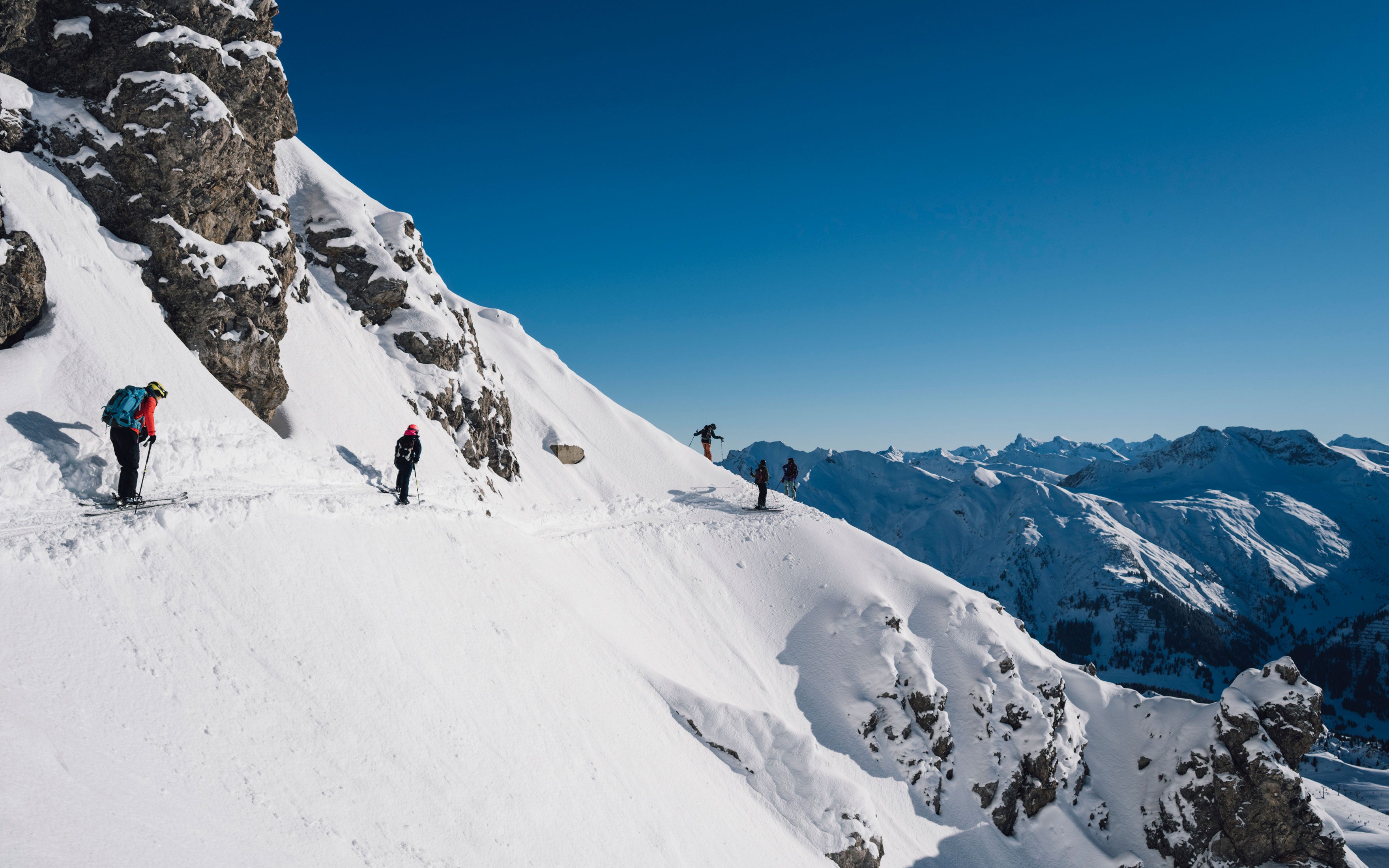 women freeride traverse