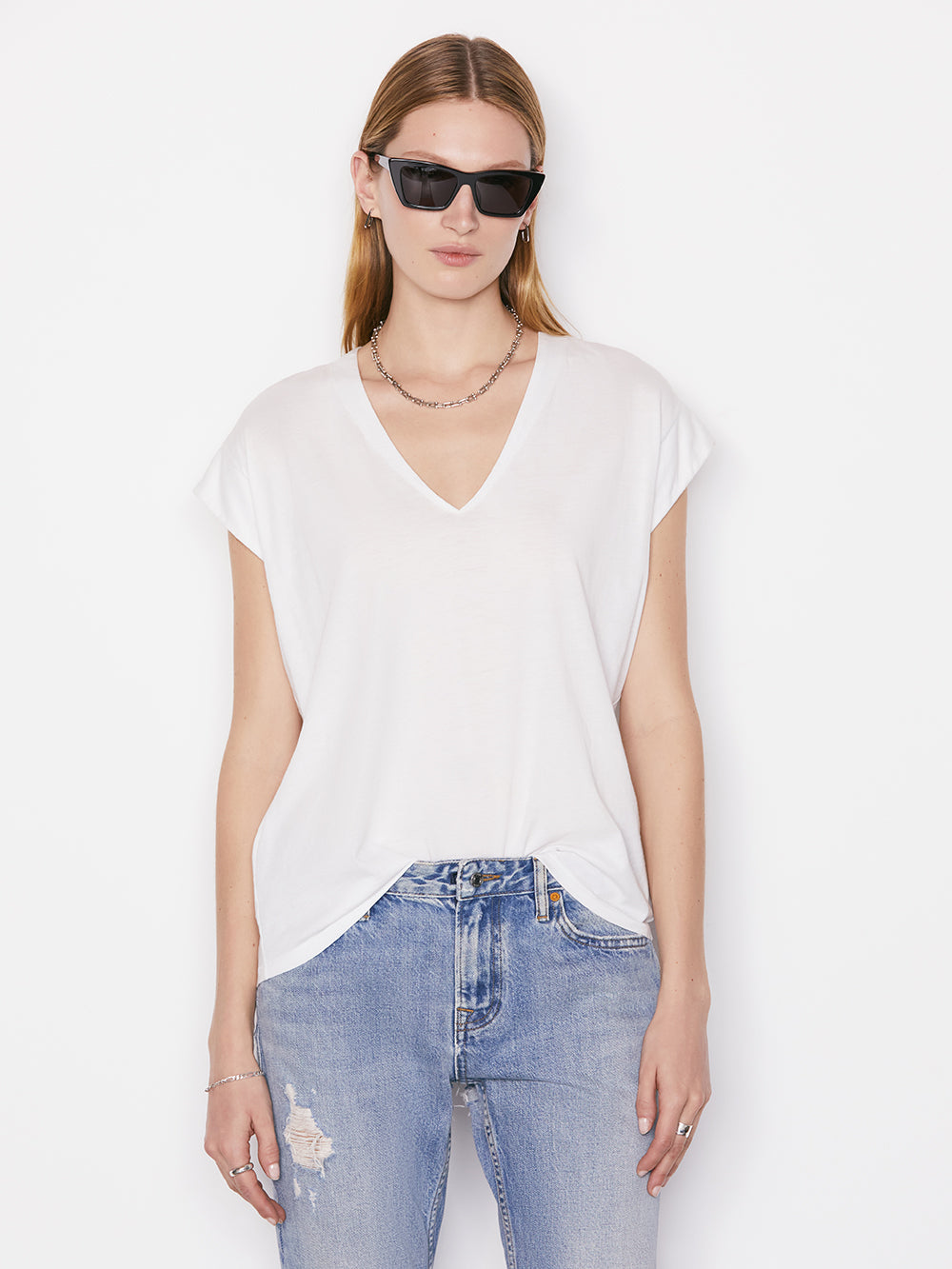 -denim Le Mid Rise V Neck Tee Blanc