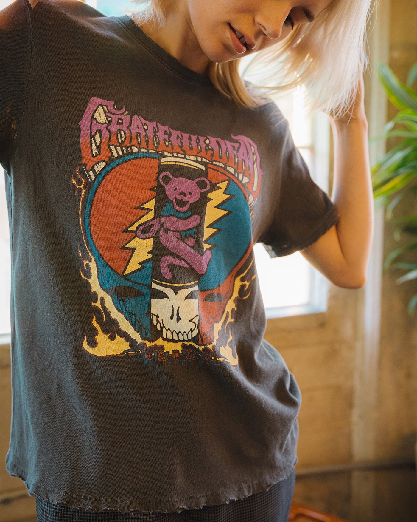 Women's Grateful Dead Dancing Bear and Skull Vintage Tee