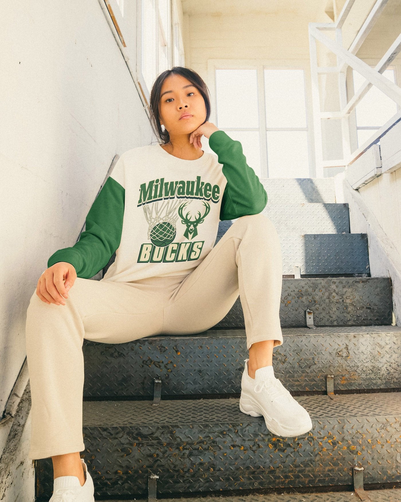 Women's NBA Milwaukee Bucks Contrast Long Sleeve Crew