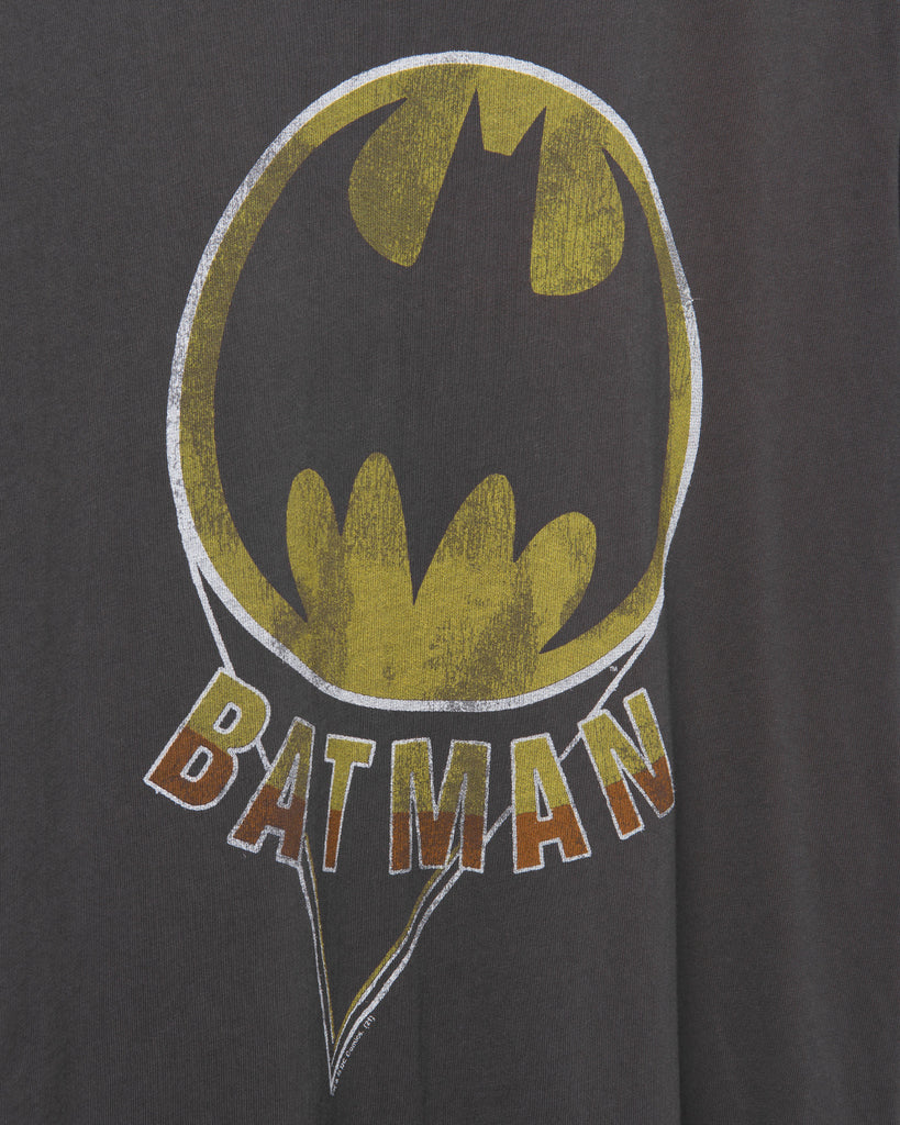 Men's BATMAN™ Batsignal Vintage Tee – Junk Food Clothing