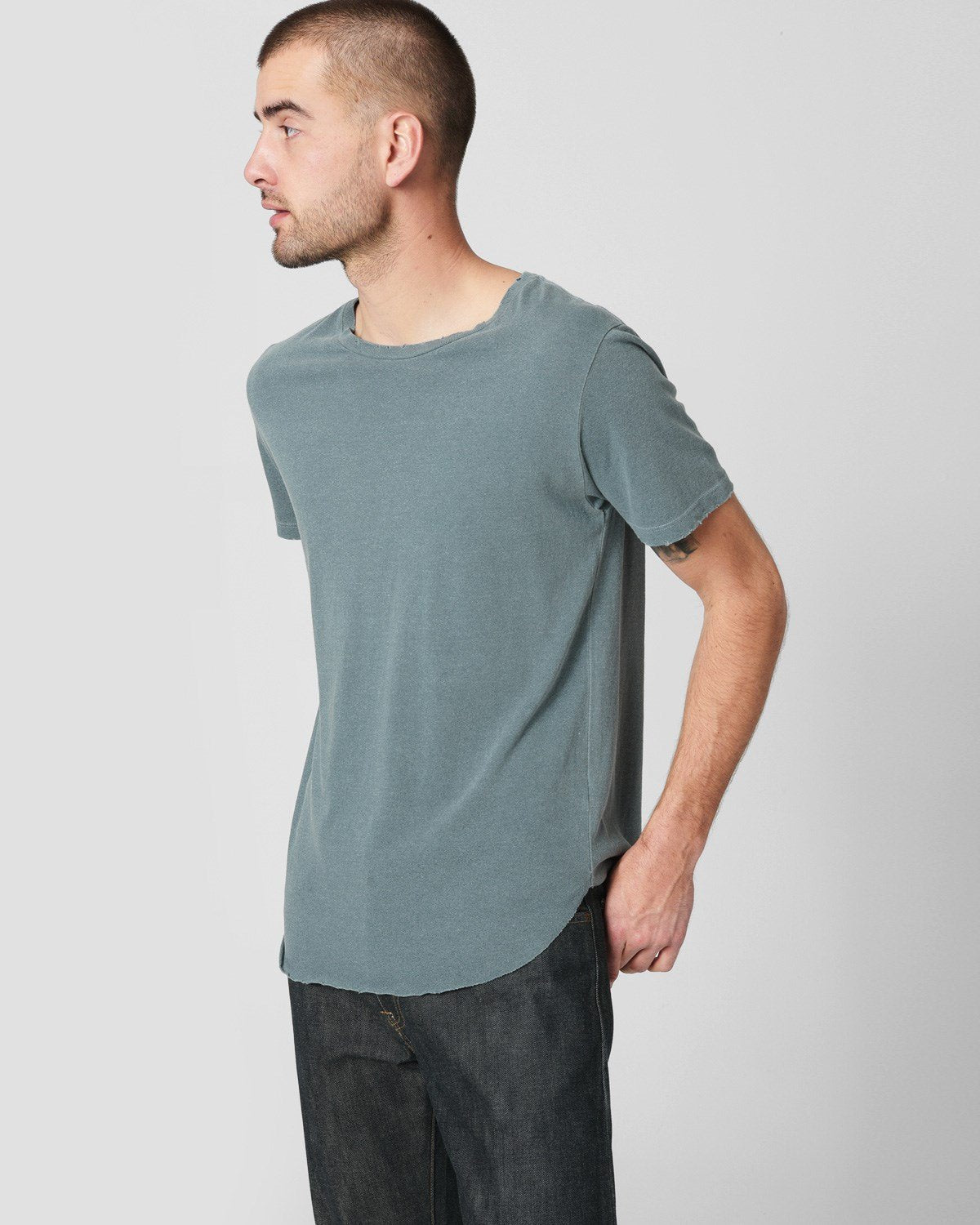 Men's Shirt-Tail Tee