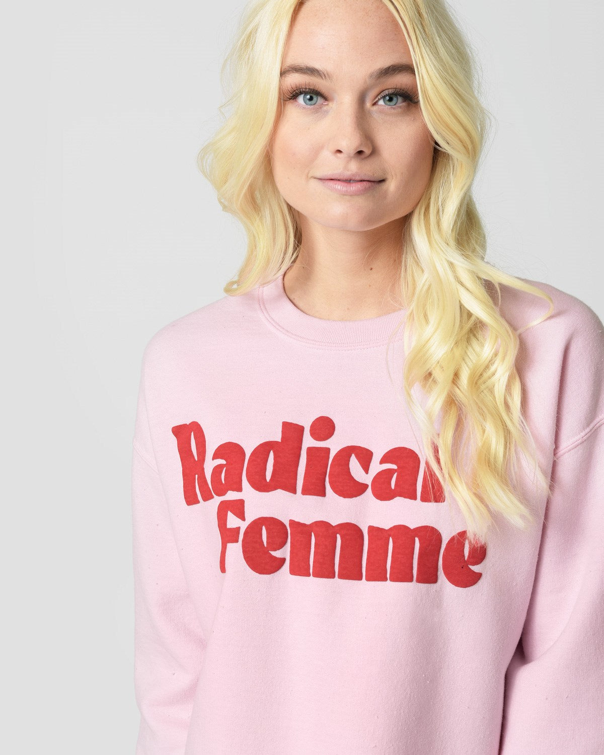 WOMENS RADICAL FEMME CROPPED FLEECE