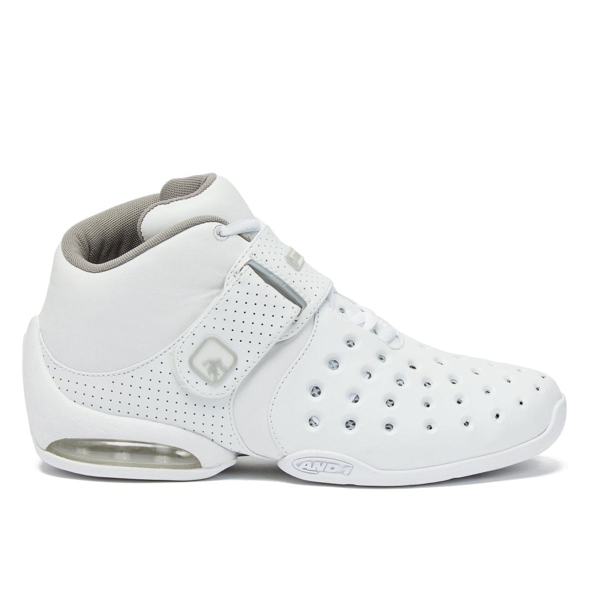 White Basketball Shoes - Buy White Basketball Shoes online in India