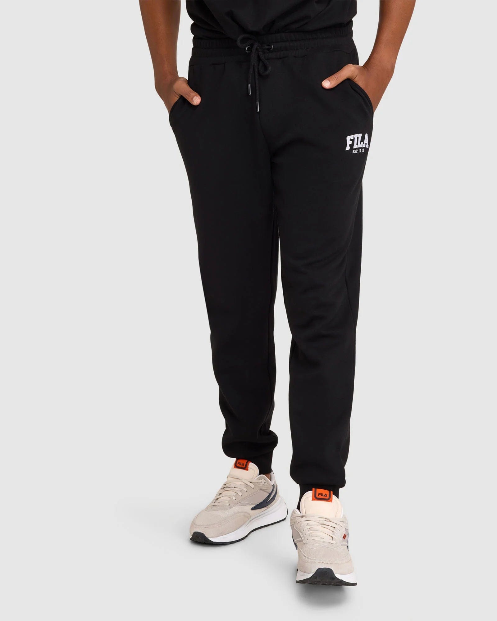 REEBOK MEN'S RI SMALL VECTOR BLACK TRACKPANTS – INSPORT