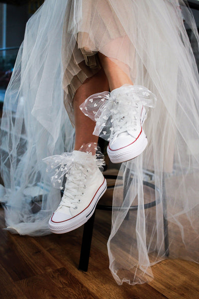 Beach sneaker bride 