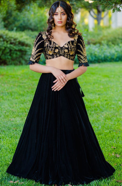 15+ Monochrome Lehenga Designs for Bridesmaids to fall for in 2020