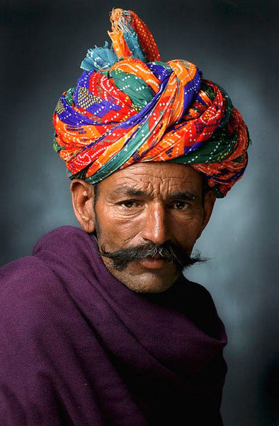 Steps on how to drape a Rajasthani Pagdi