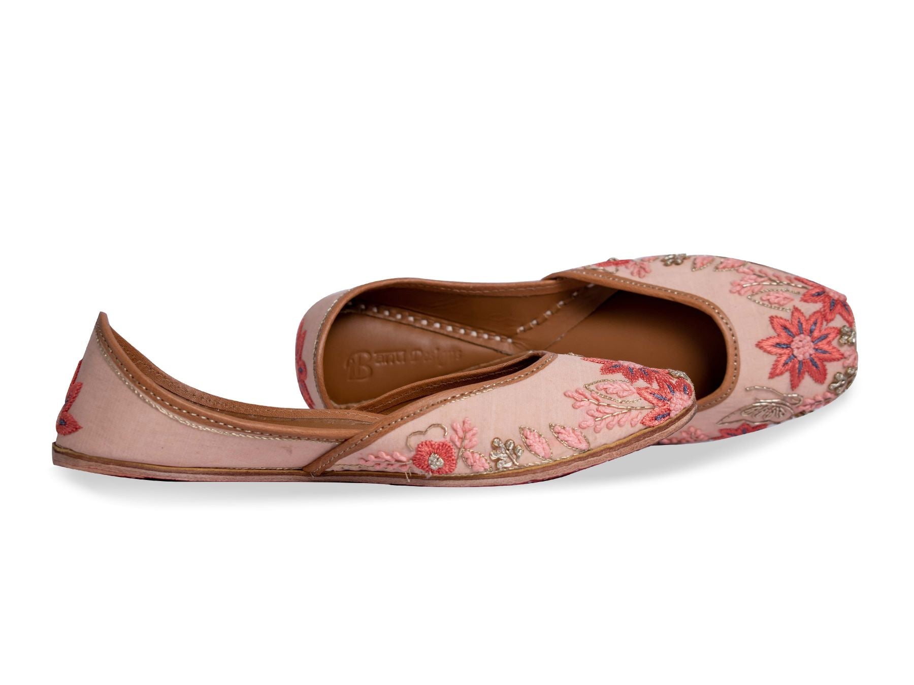 Flush Pink Punjabi Jutti with floral patterns