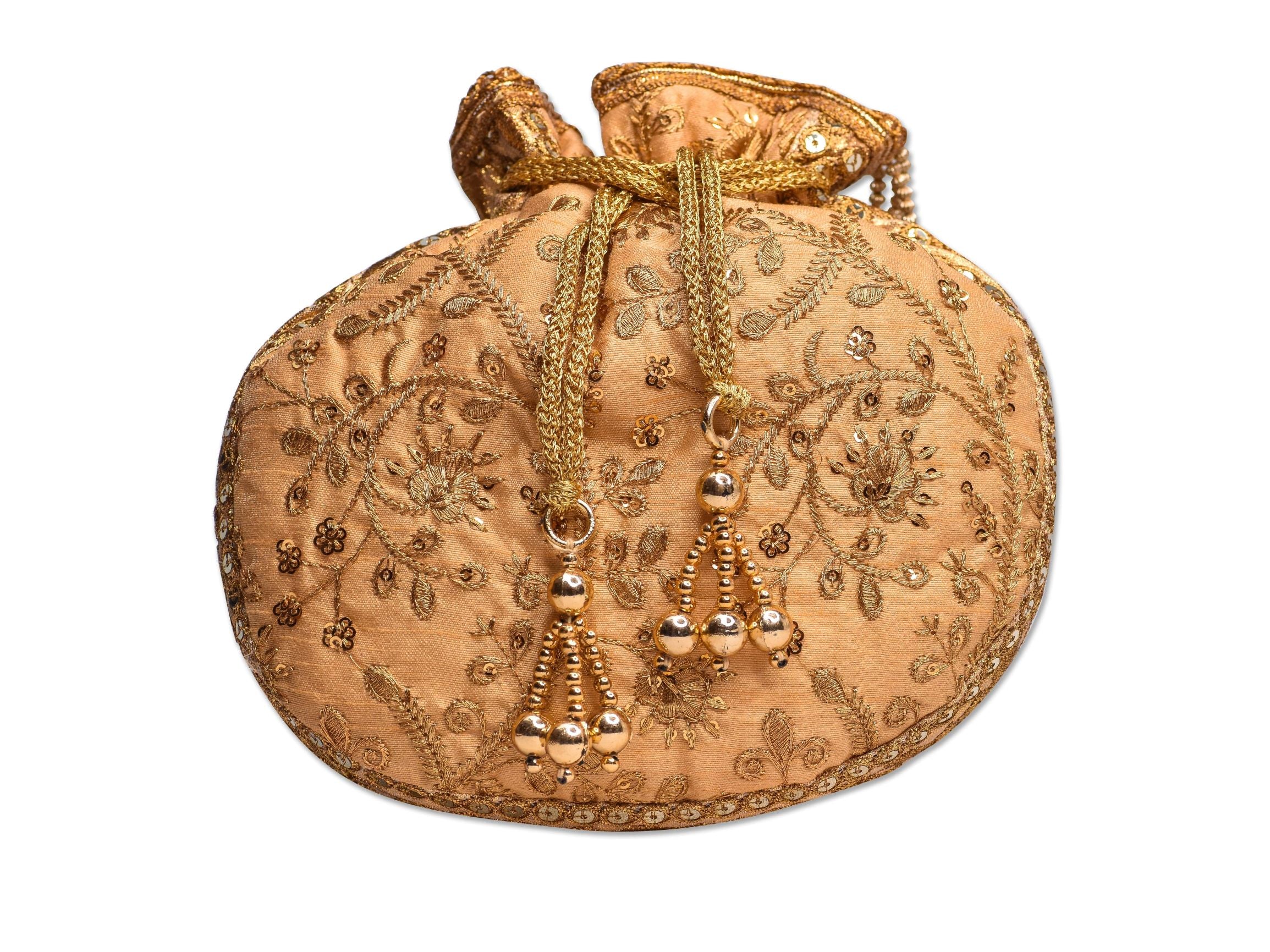 Read tips to know before choosing the right bridal purse for wedding - अपनी  शादी के लिए सही ब्राइडल पर्स चुनते समय ध्यान देने वाले टिप्स पढ़ें,  लाइफस्टाइल न्यूज