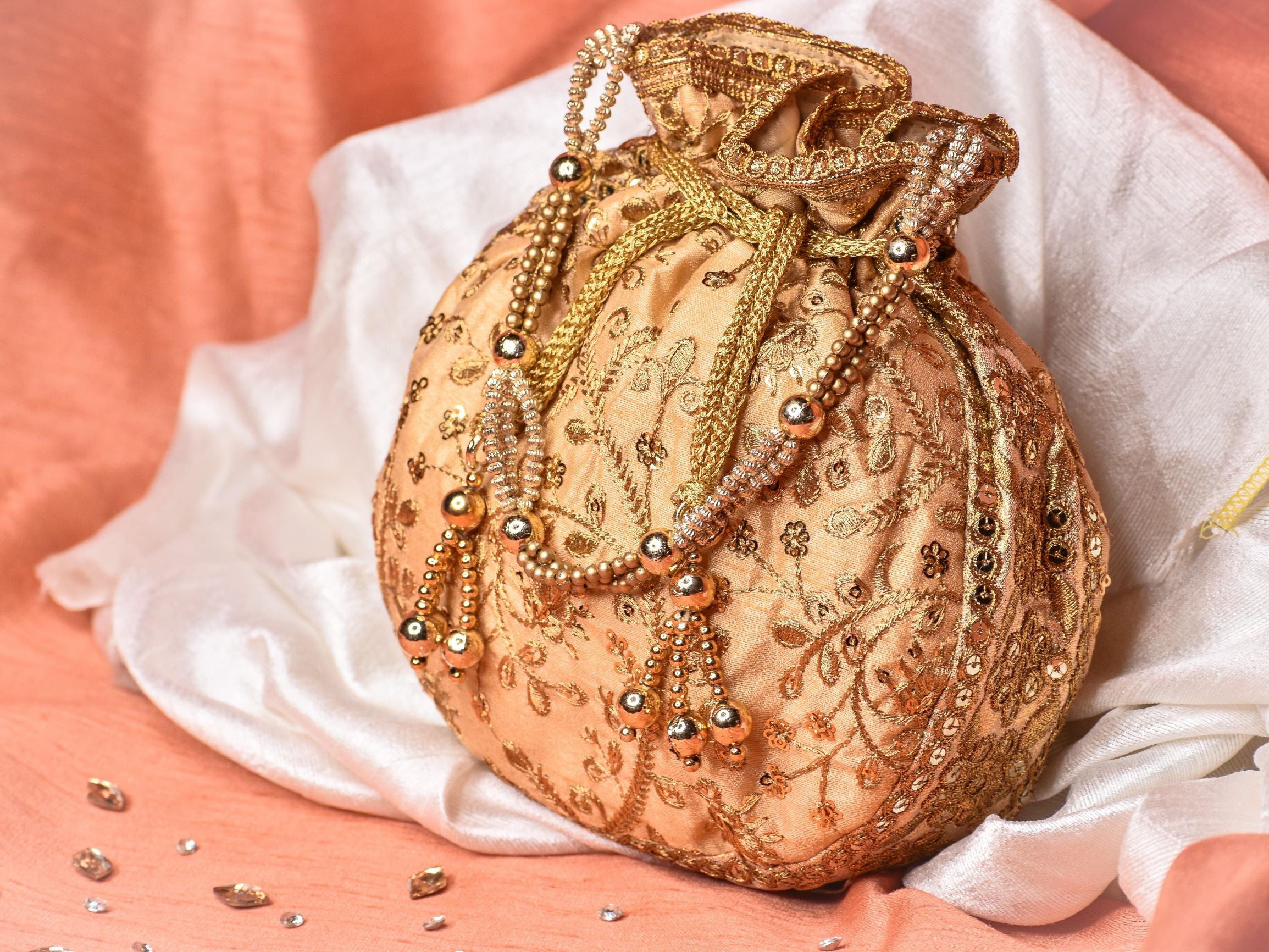 26 best purses for wedding guests to pair with any outfit