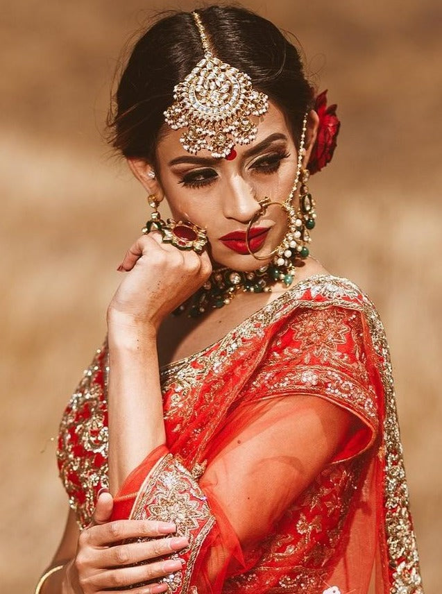 statement bridal mang tikka