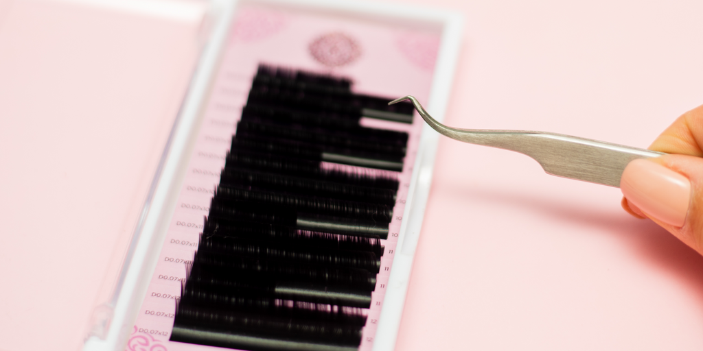 When doing you own eyelash extensions you need quality materials