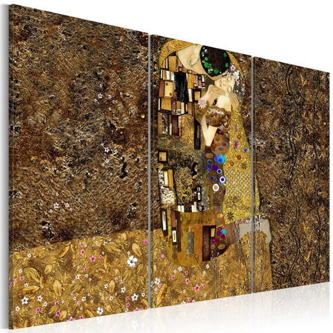  Custom canvas featuring “The Kiss” by Gustav Klimt