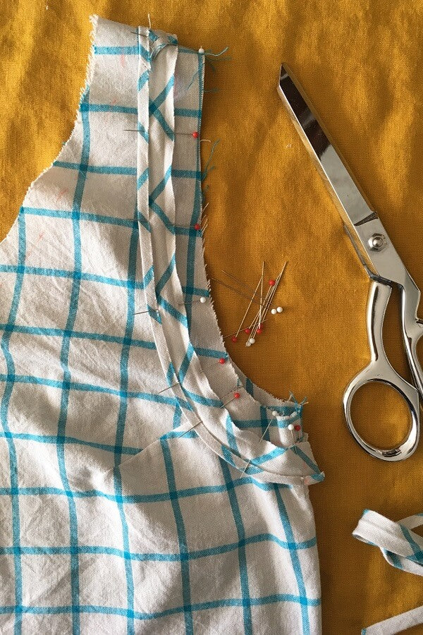 ballet top DELPY | how to bias bind your seams | pattern hack tutorial