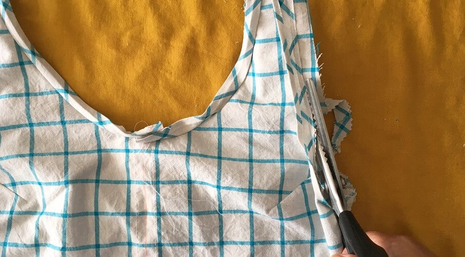 ballet top DELPY | how to bias bind your seams | pattern hack tutorial