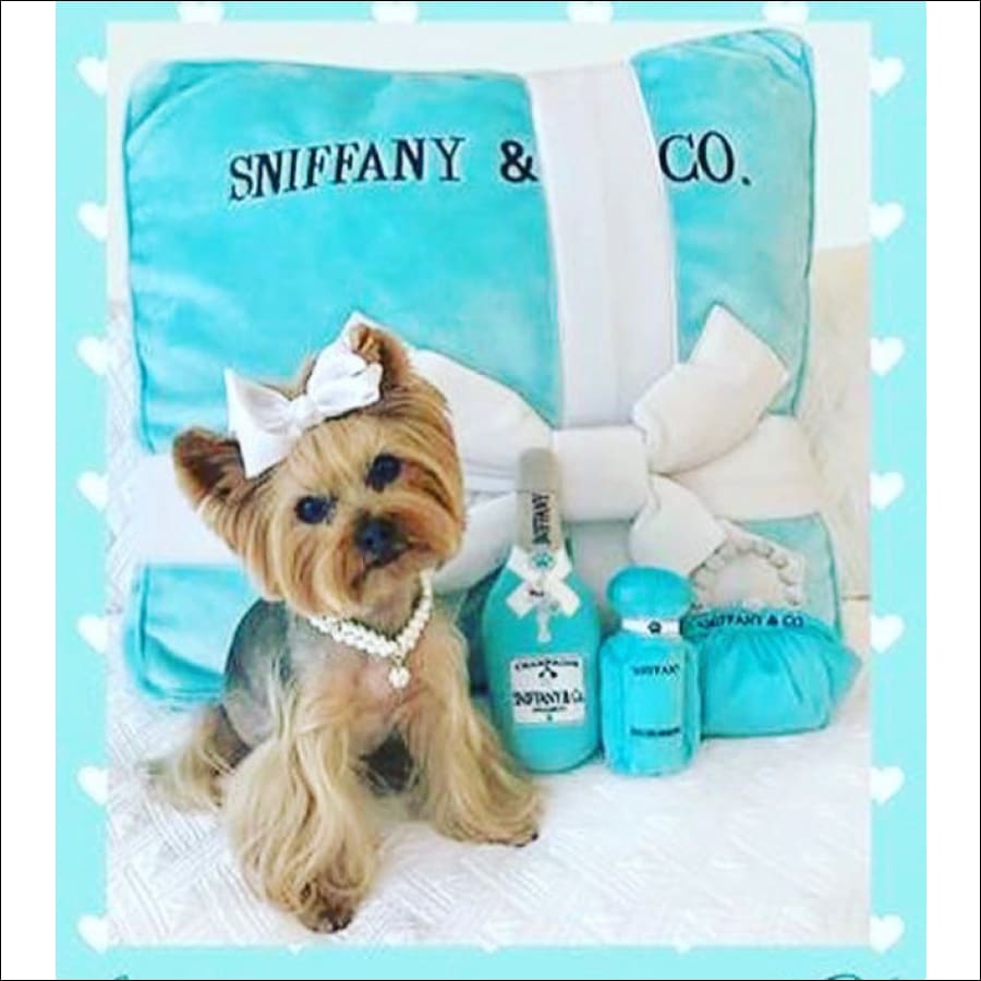 Louis Vuitton dog bed cute  Cute dog clothes, Pet bed, Puppy beds