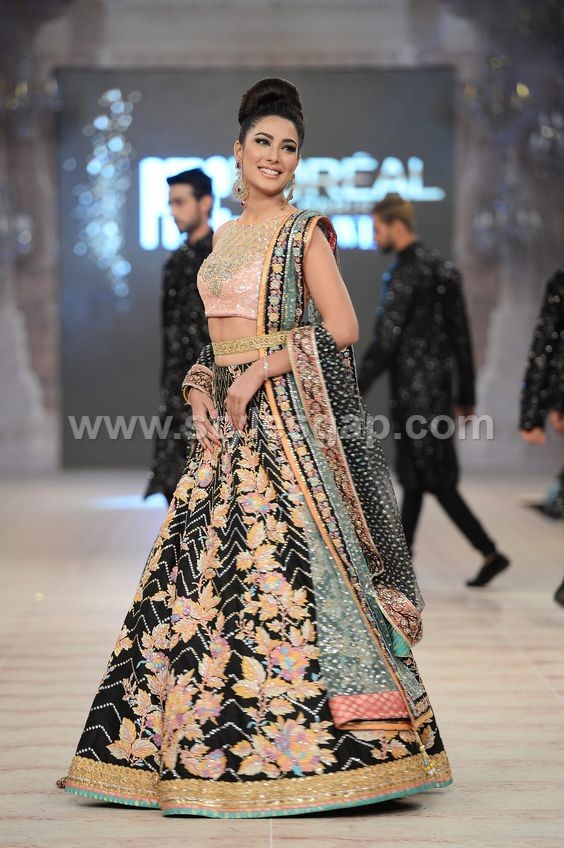 pakistani lehenga design 2018