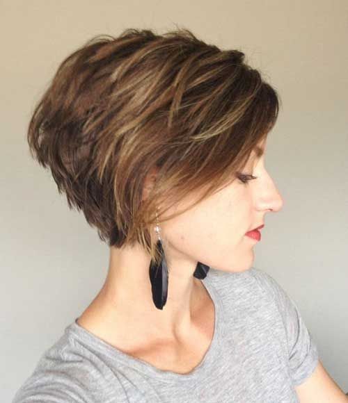 Short Hair Style for Ladies in Pakistan