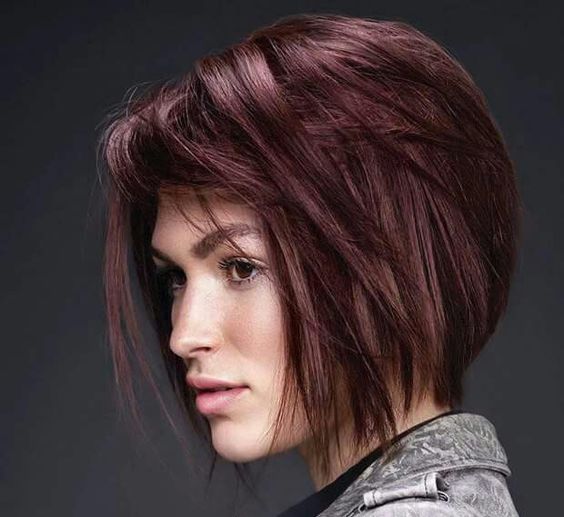 Short Hair Style for Ladies in Pakistan