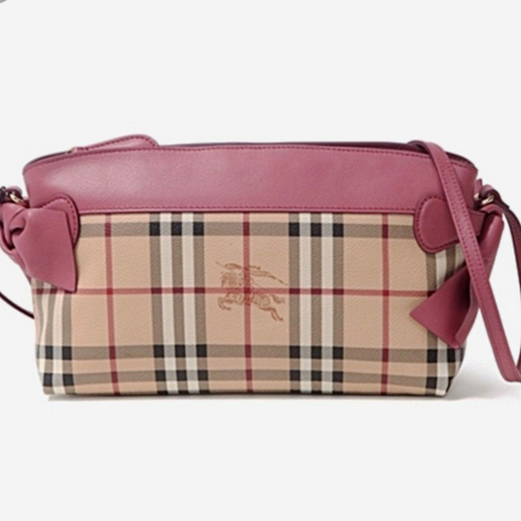 Burberry Chichester Bow Clutch – CHIC Kuwait Luxury Outlet