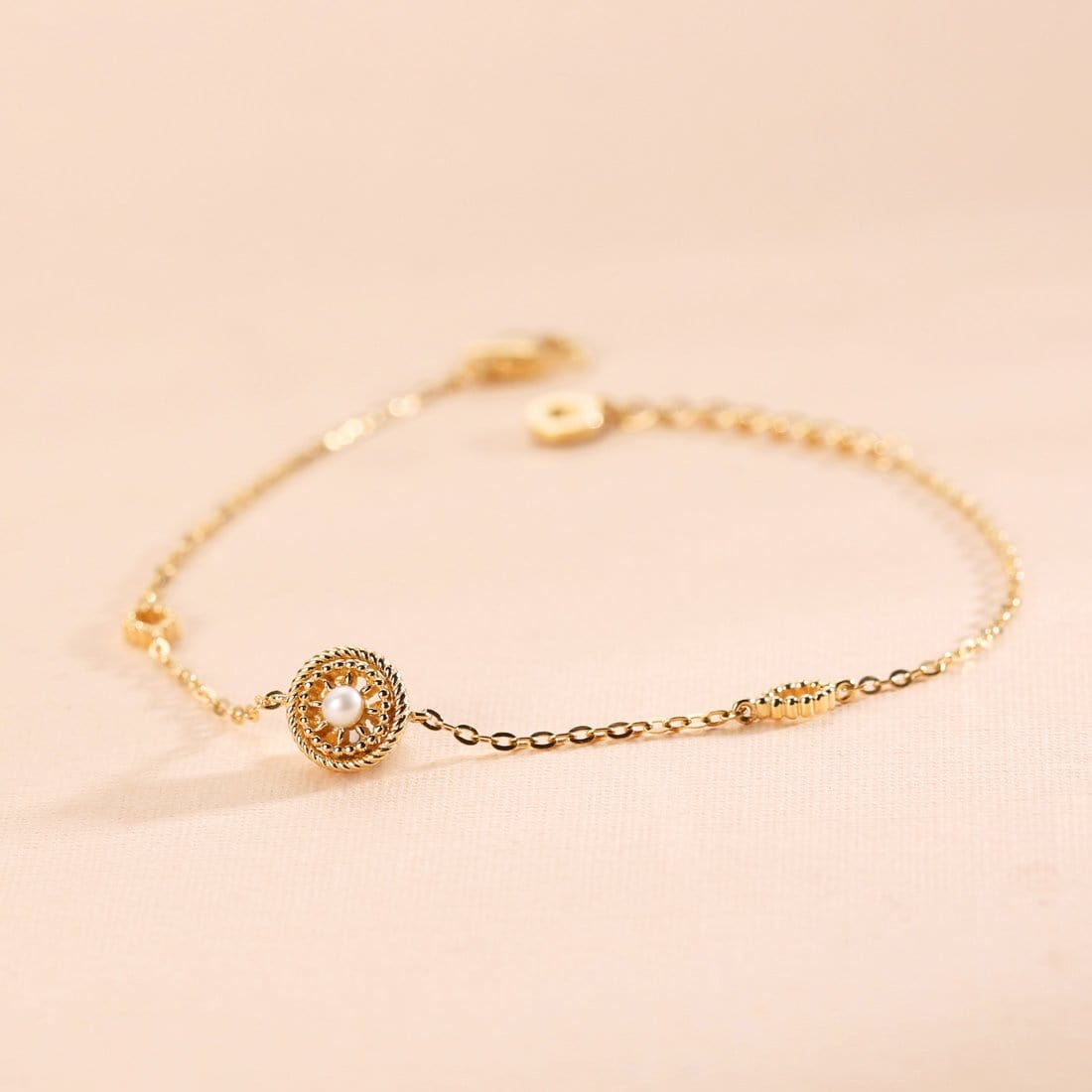 "Daisy" Gold Pendant Bracelet - FANCI ME