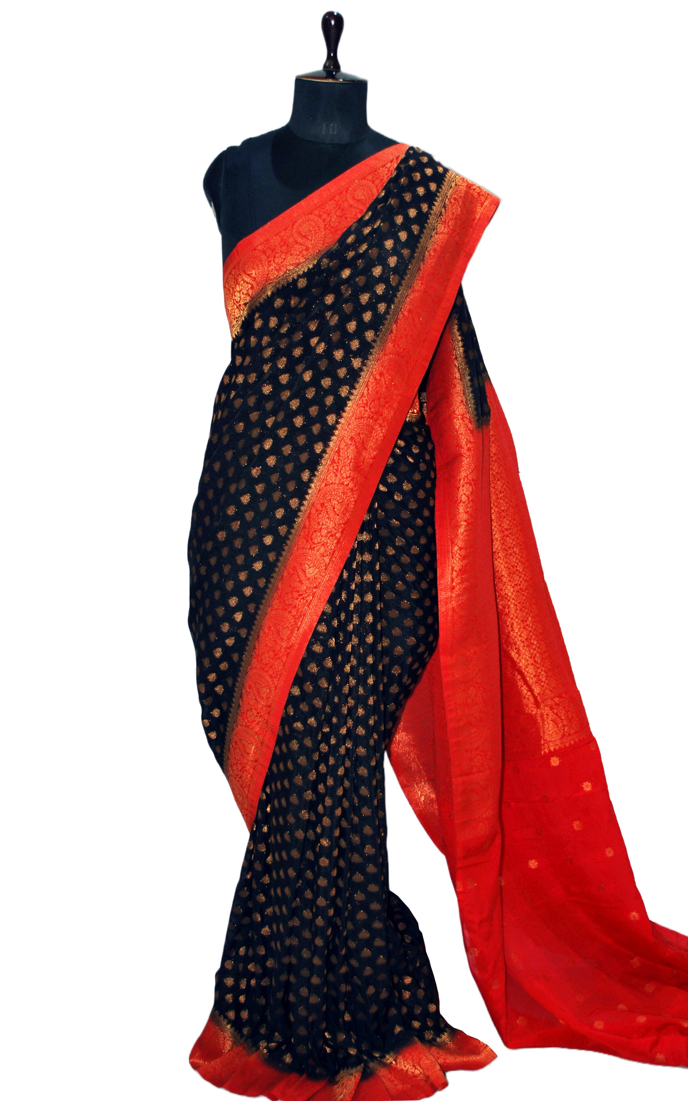 Banarasi Cotton Silk Saree With Zari Polka Dots Weaving & Skirt Border –  Banarasikargha